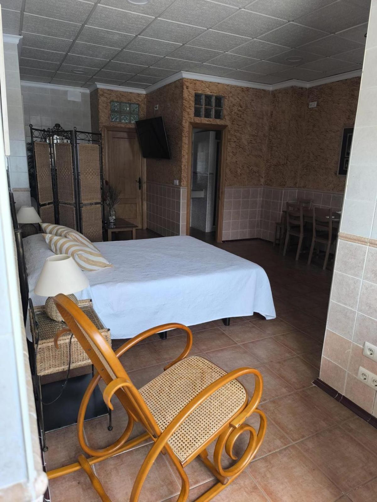 Hostal La Tarayuela Barbate Exteriör bild